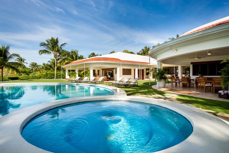 Cielo Azul Oceanfront Villa Outdoor Patio and Entertainment at Casa de Campo Resort & VIllas in The Dominican Republic.